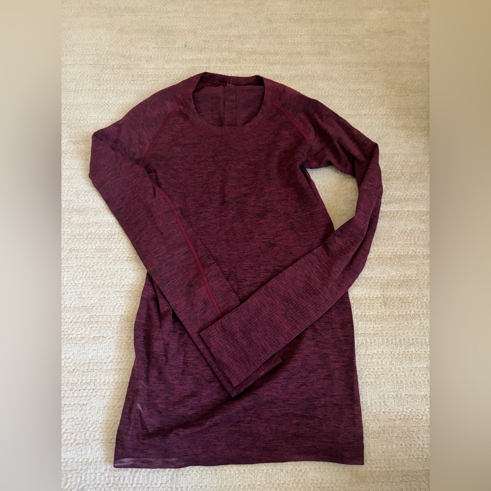 Women’s Crewneck Long-Sleeve Top in Burgundy